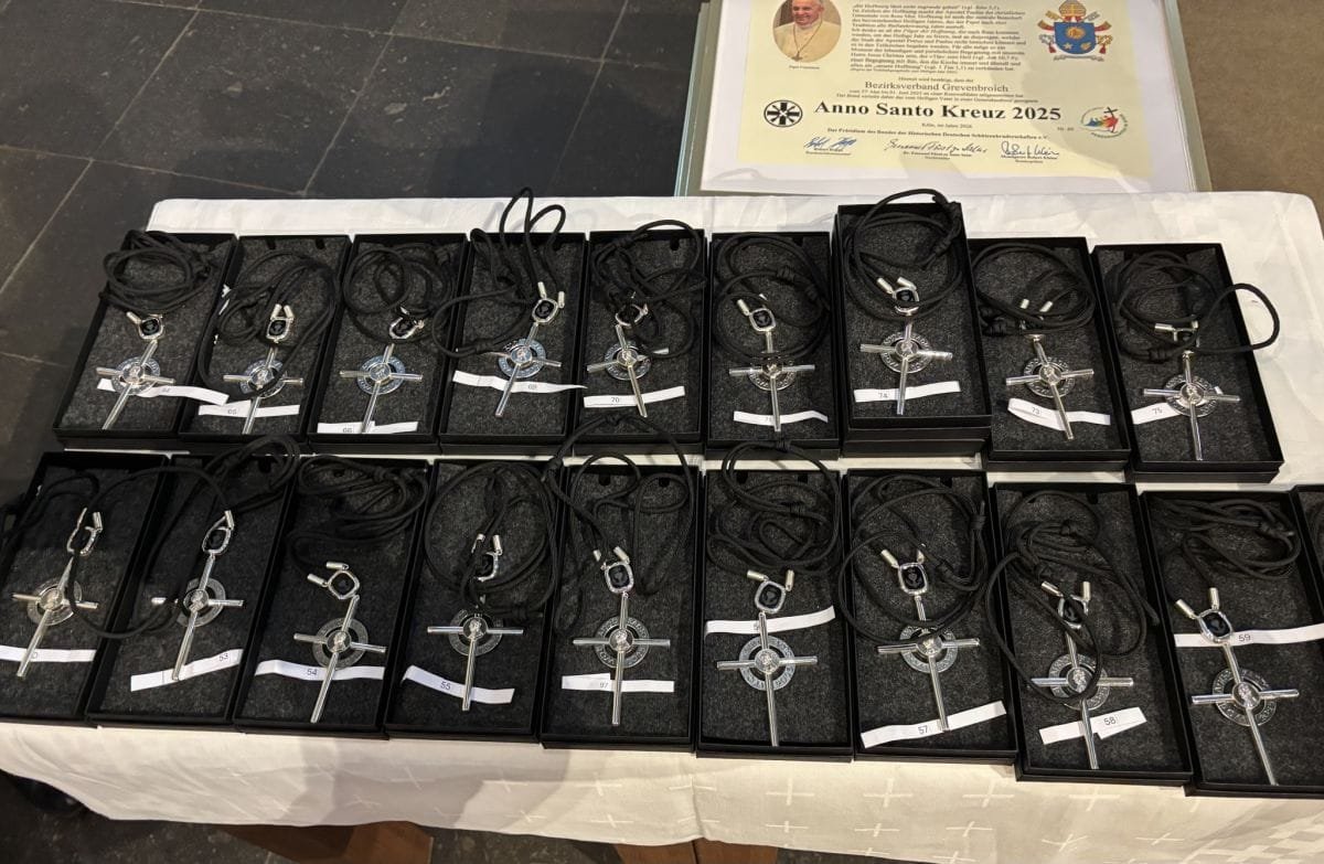 Anno-Santo-Kreuze für Romwallfahrer aus dem Erzbistum Köln verliehen