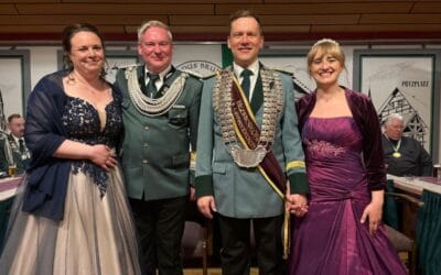 Grevenbroicher Bezirks-Schützenkönigspaar in Neuenhausen gekrönt