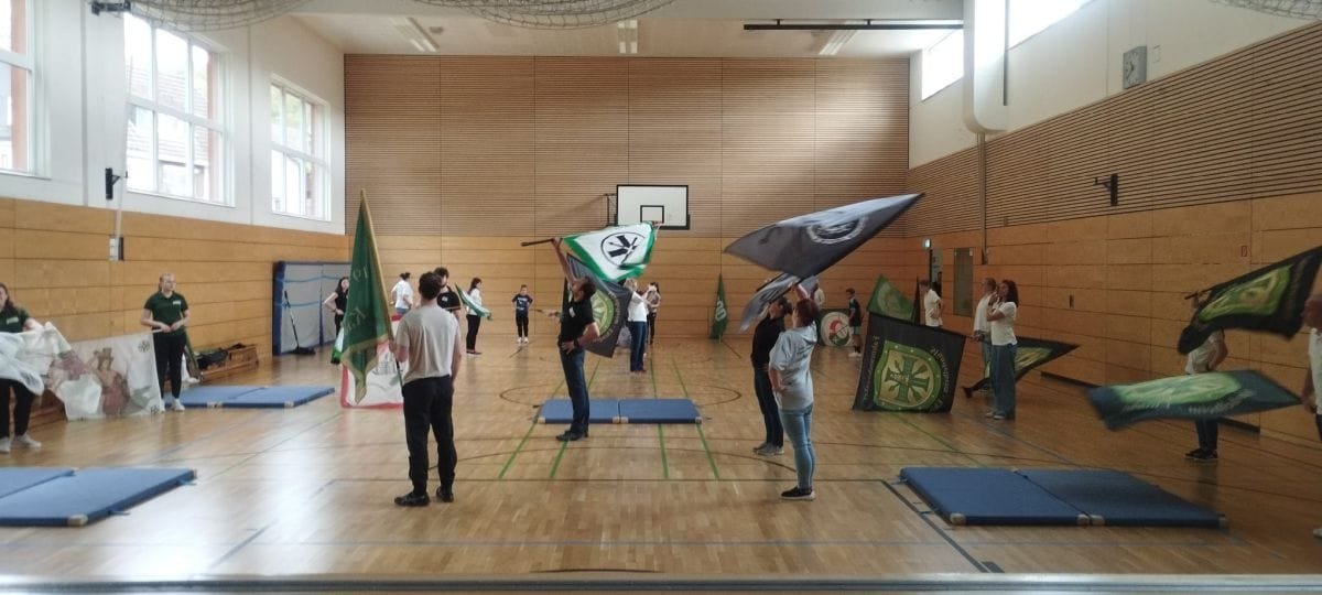 Ein voller Erfolg: Fahnenschwenker Workshop in der Giebelwaldhalle Mudersbach